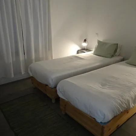 דירה That Little Place In *