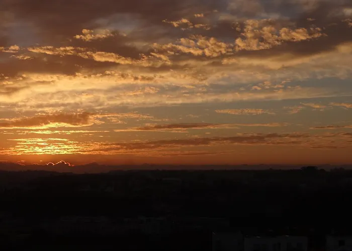 アパート That Little Place In *